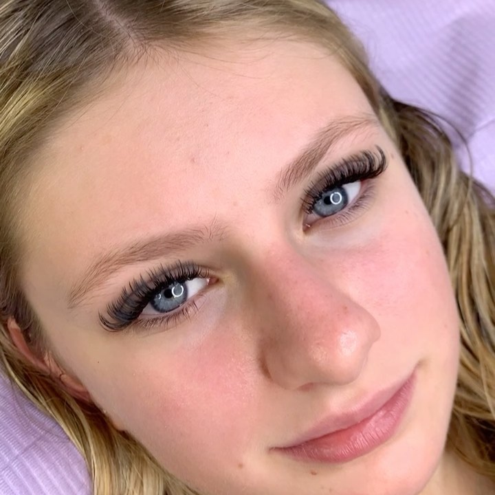 FAEF56 4D8D 44EA A54C 5C851C3C6A9D — eyelash extensions service
