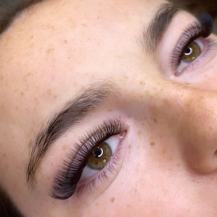 E7A60E FBB8 4338 A945 04BD6A65B5EF — eyelash extensions service