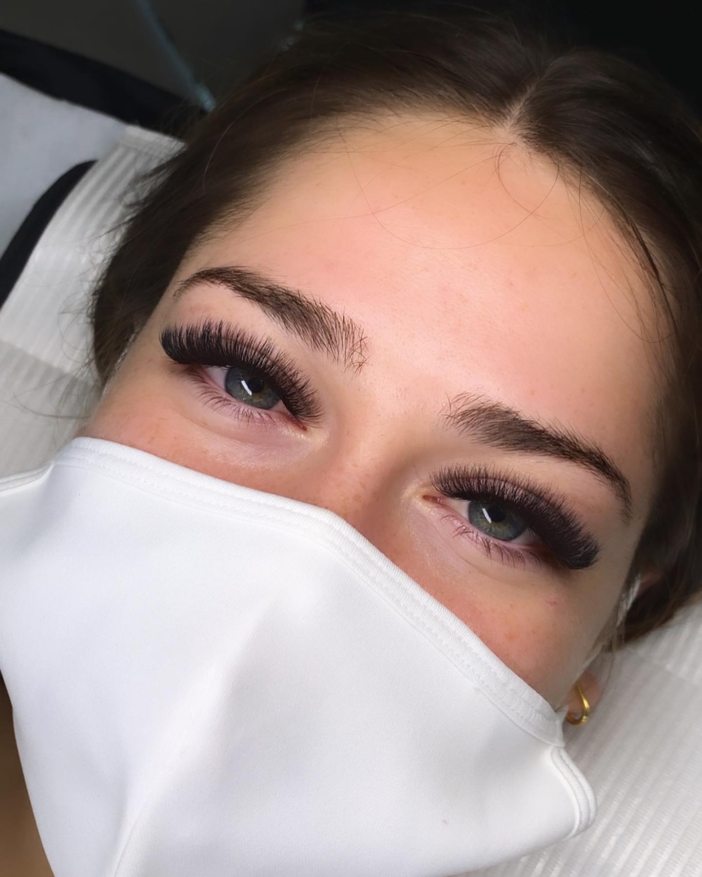 F7124F 6432 455D 93B6 767F60EB4061 — eyelash extensions service